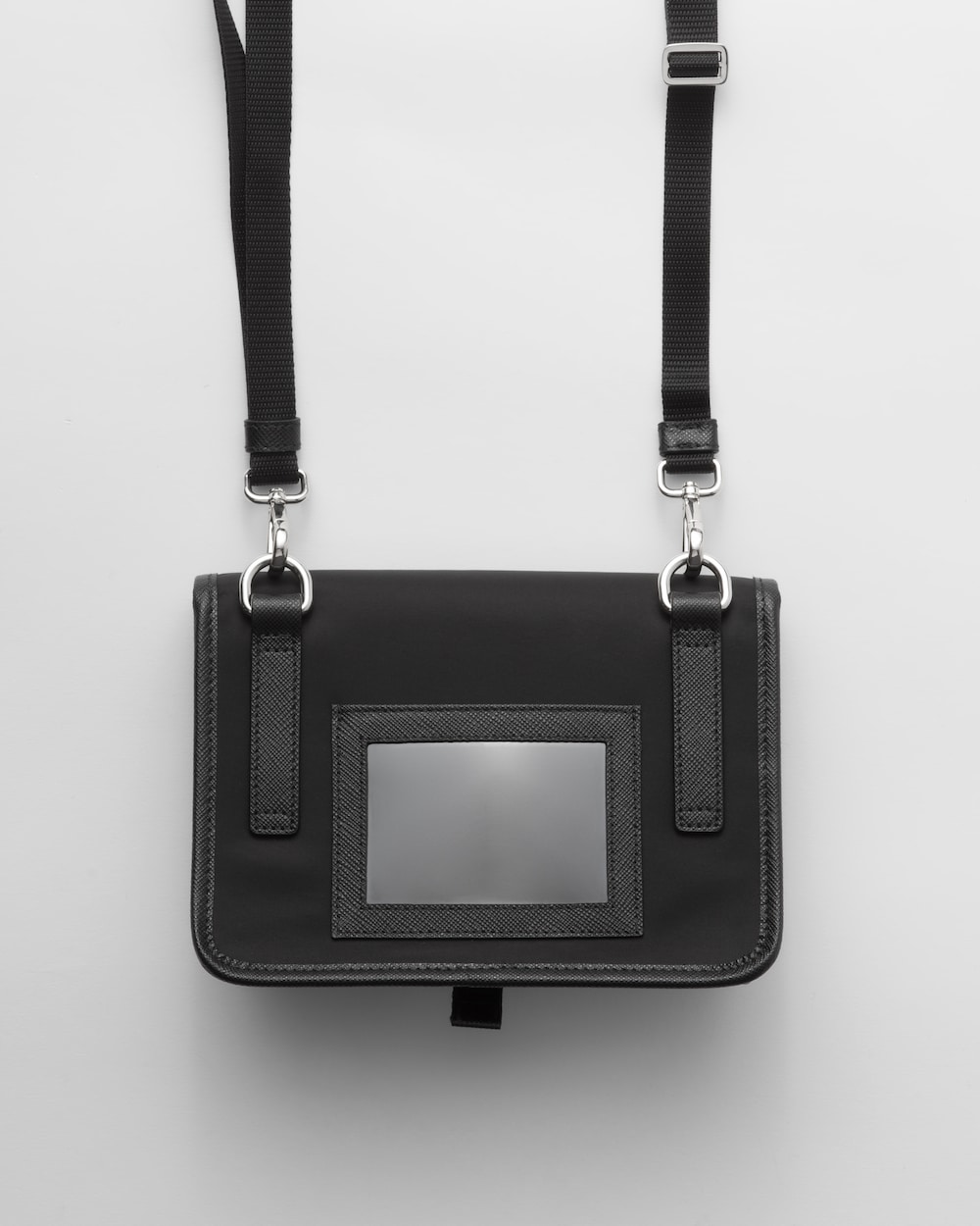 Re-Nylon xサフィアーノレザー スマートフォンケース