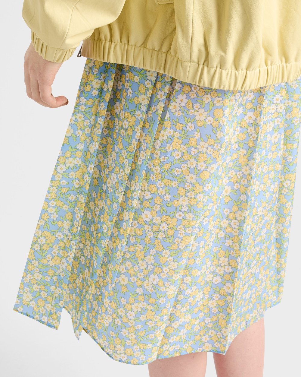 フルフローラルプリント入り Re-Nylon スカート