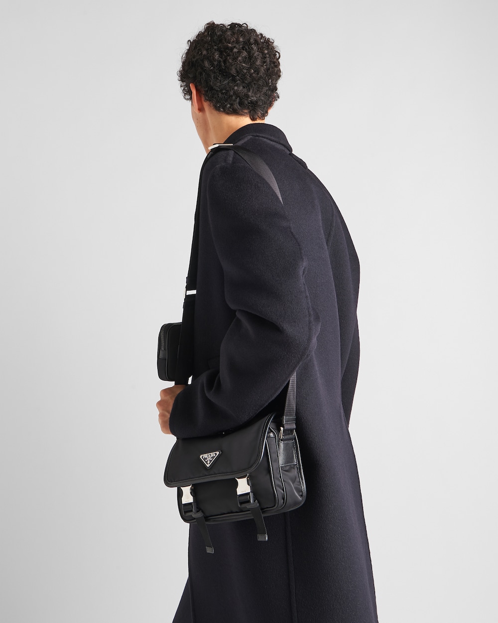 Re-Nylon xサフィアーノレザー ショルダーバッグ