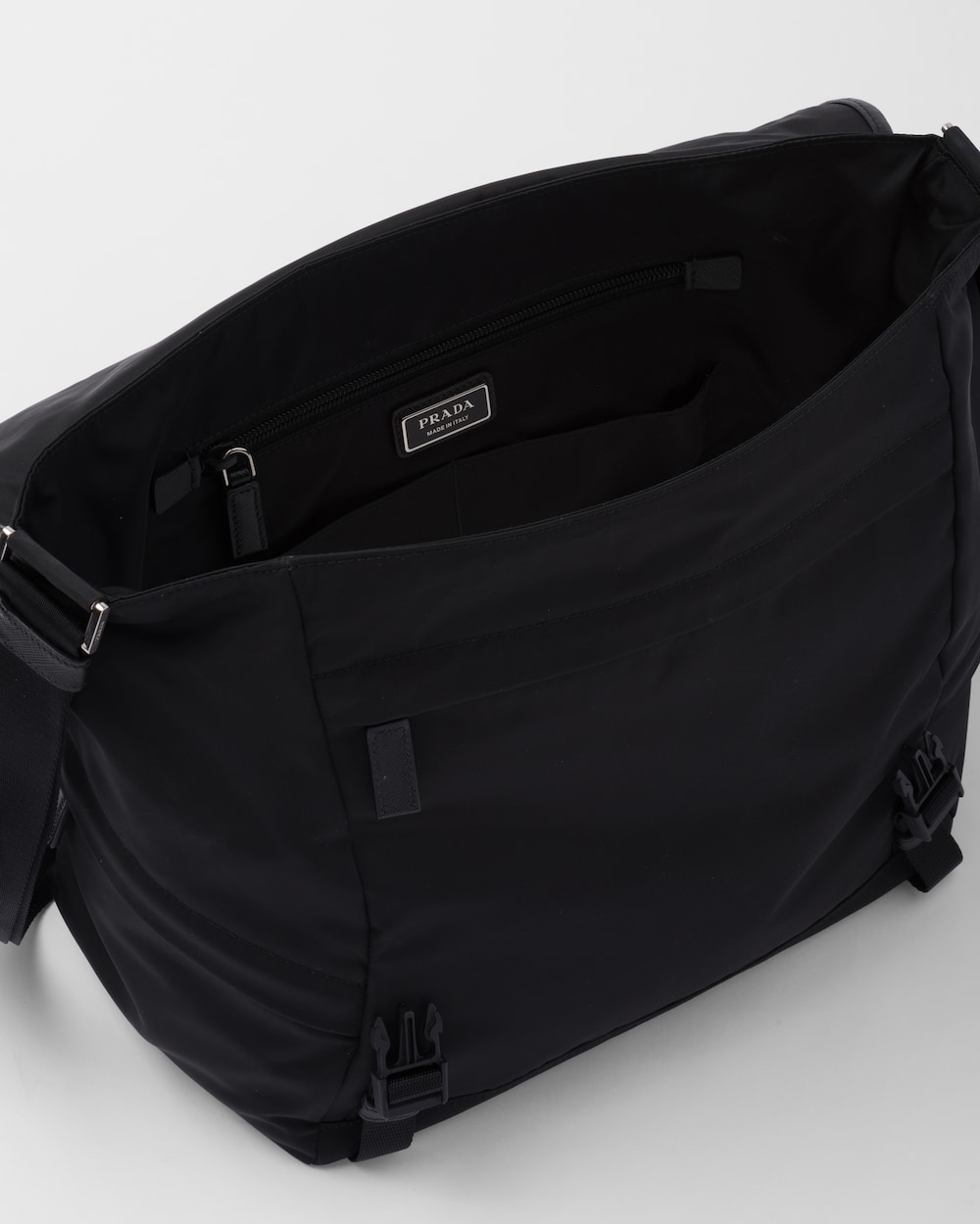 Re-Nylon xサフィアーノレザー ショルダーバッグ