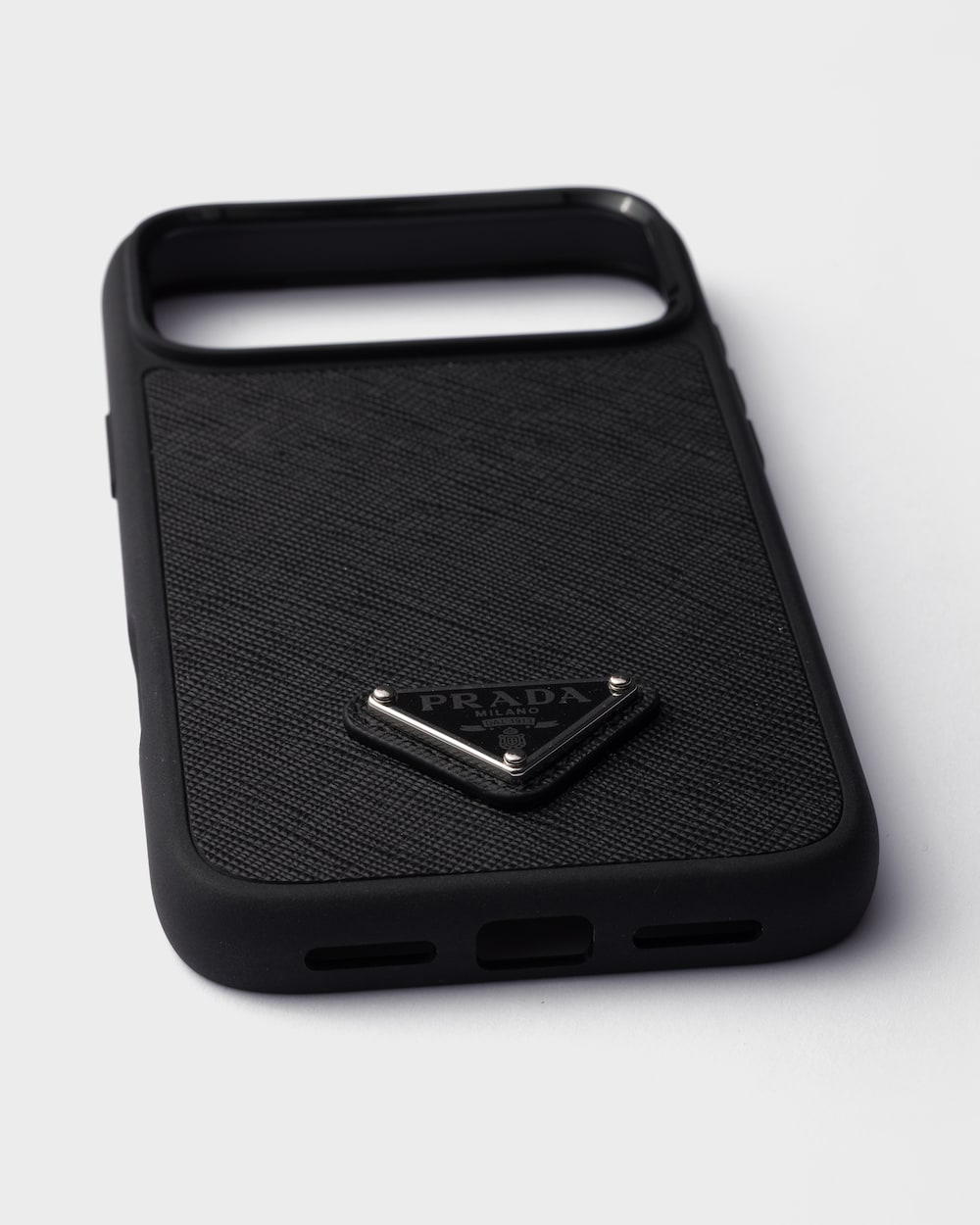 サフィアーノレザー iPhone 17 Pro Max用ケース