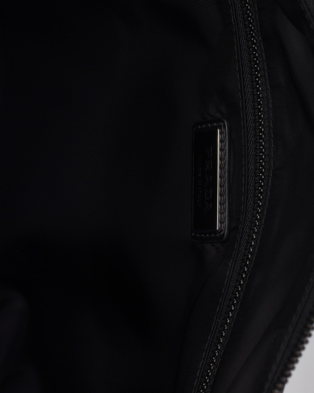 プラダ エクスプローラ Re-Nylon xレザー バッグ