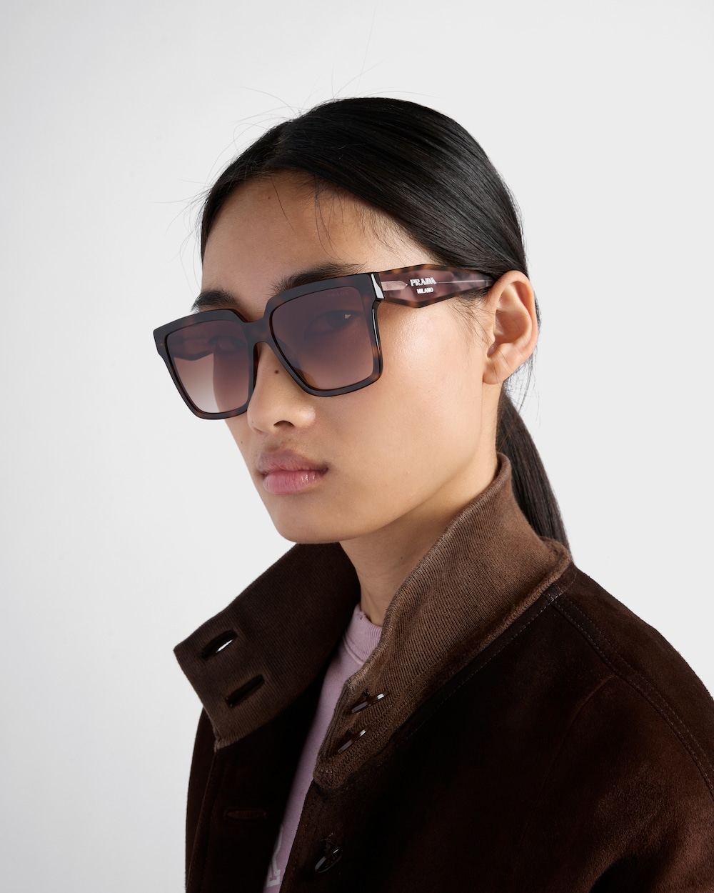 プラダ Pradaロゴ入り サングラス