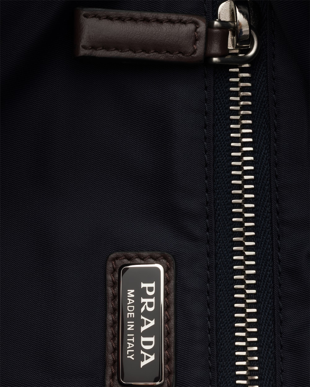 プラダ スピードロック Re-Nylon xレザー ポーチ