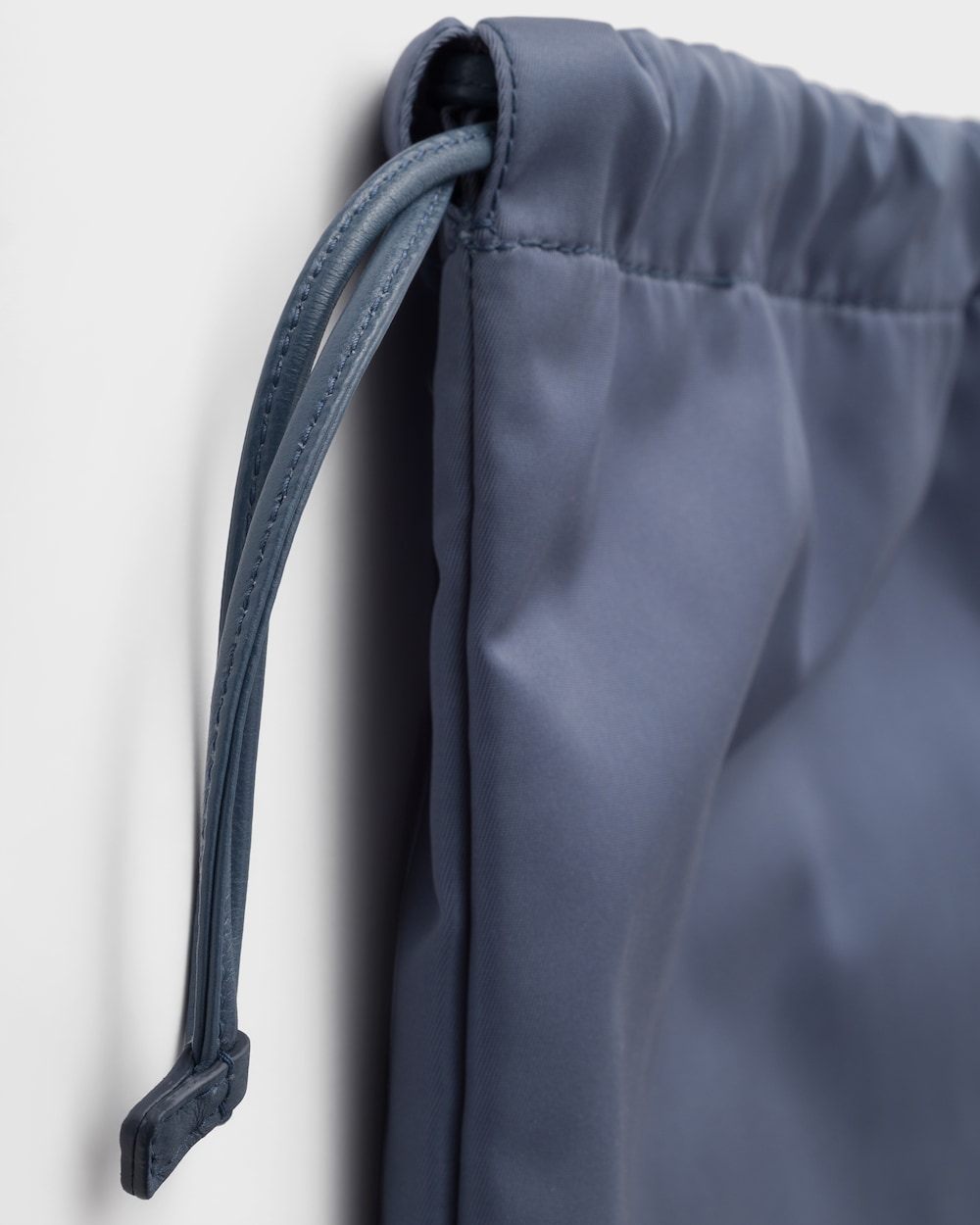 プラダ ウィッシュ Re-Nylon ポーチ