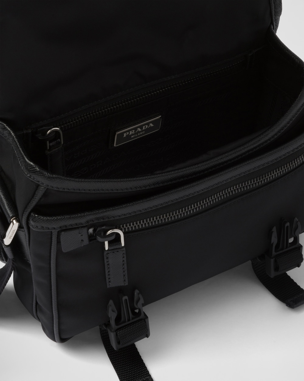 Re-Nylon xサフィアーノレザー ショルダーバッグ