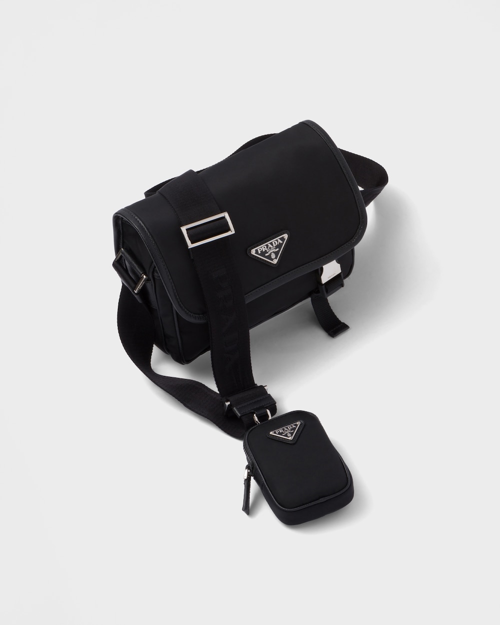 Re-Nylon xサフィアーノレザー ショルダーバッグ