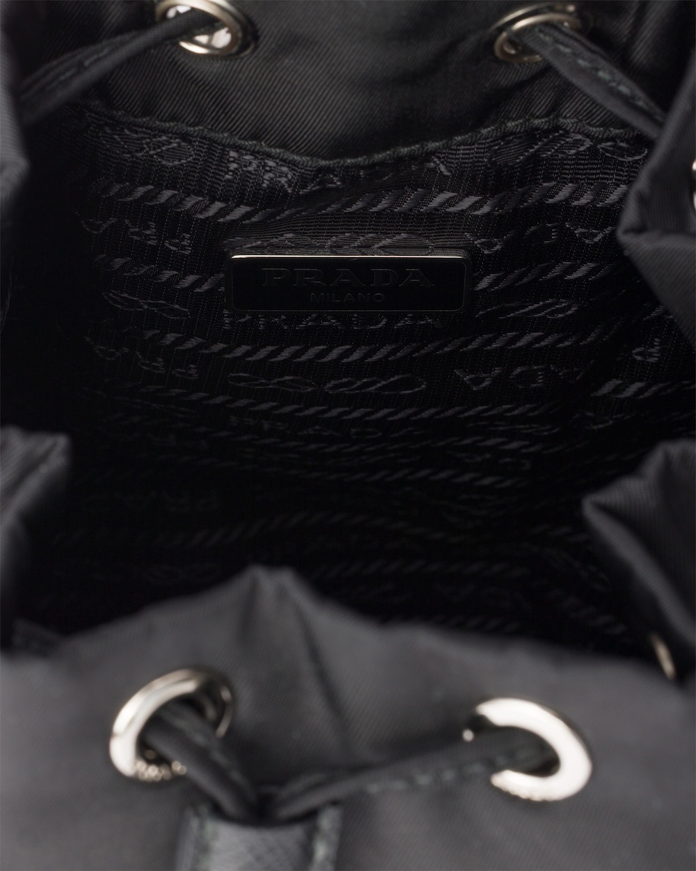 Re-Nylon ポーチ