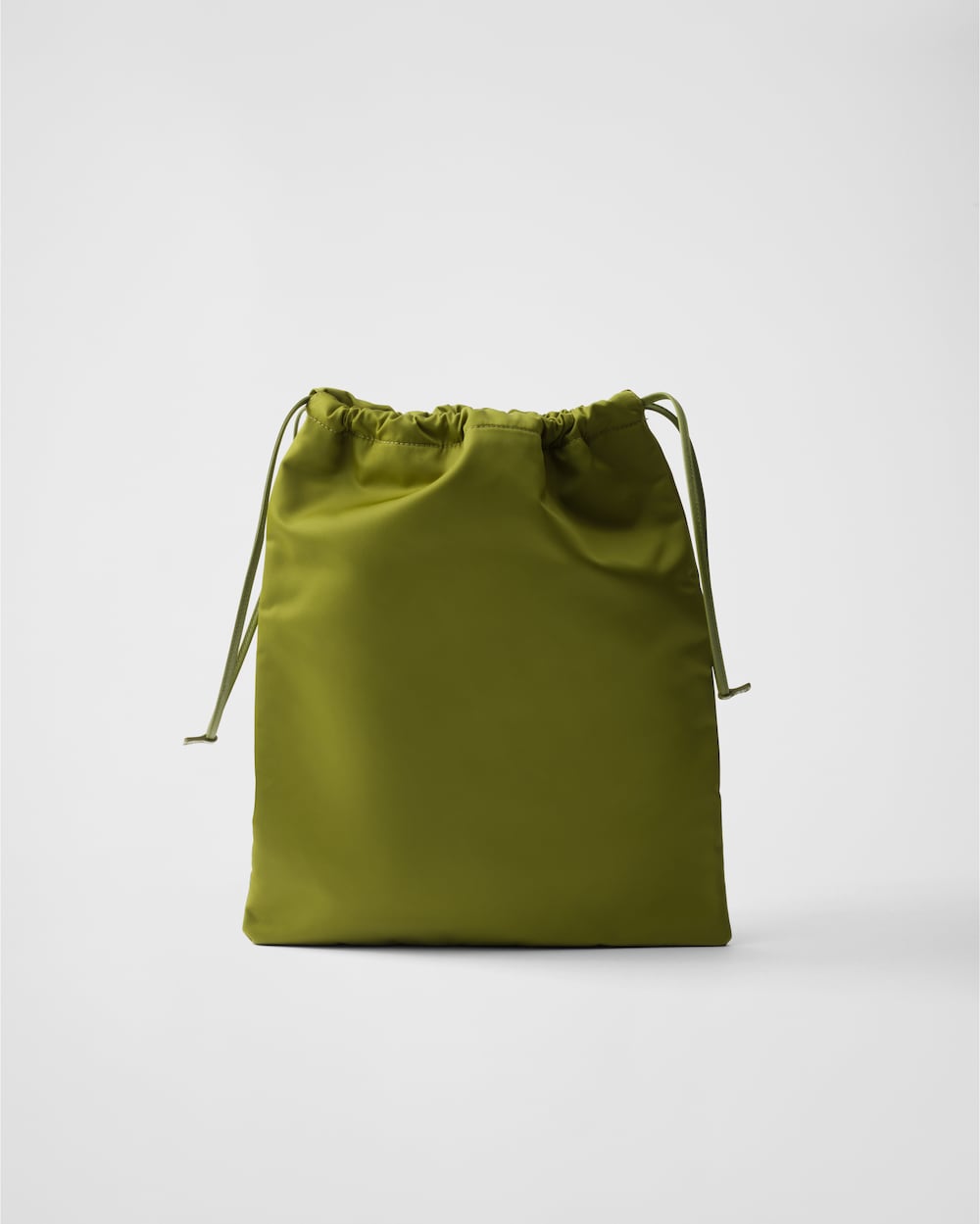 プラダ ウィッシュ Re-Nylon ポーチ