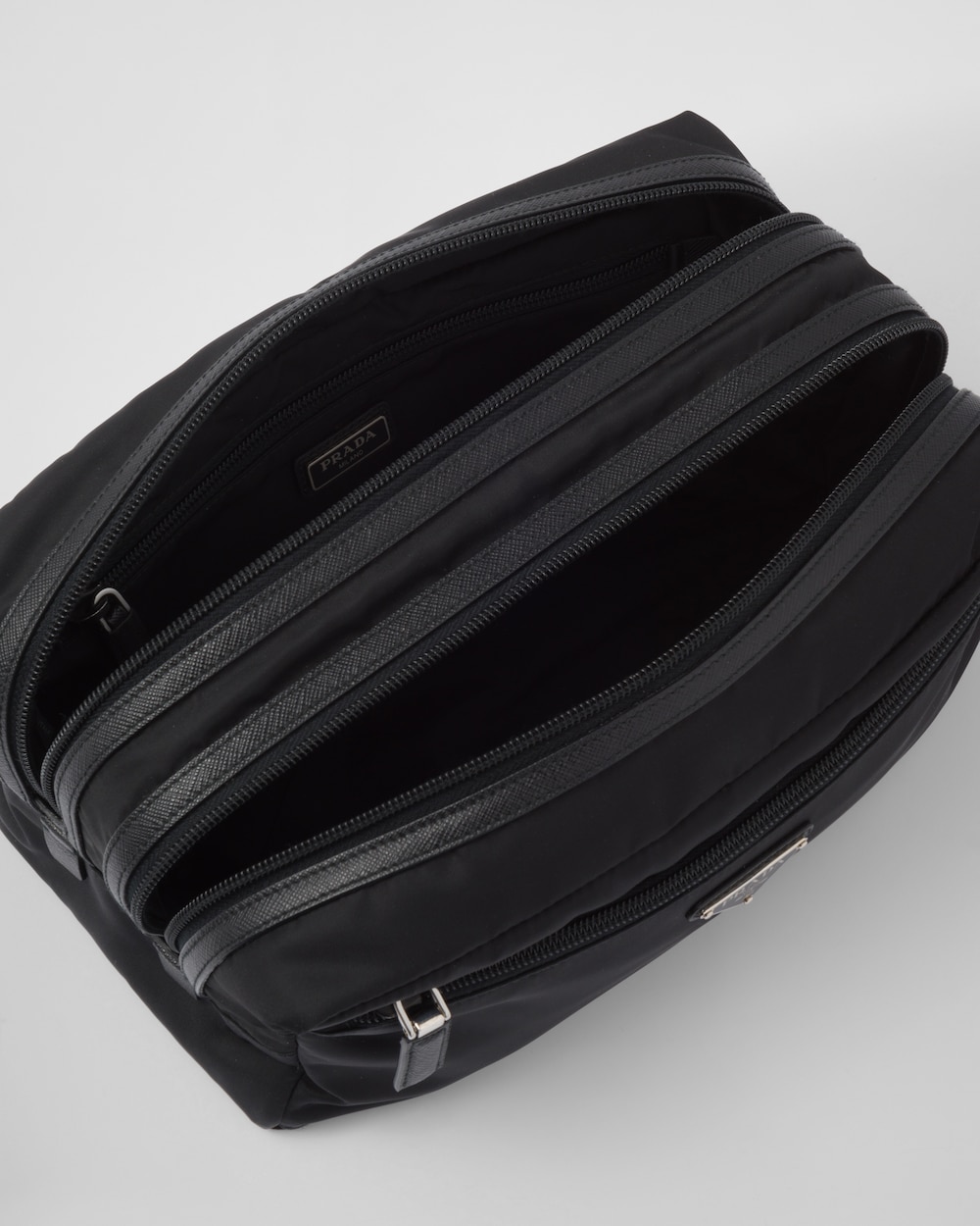 Re-Nylon xサフィアーノレザー トラベルポーチ