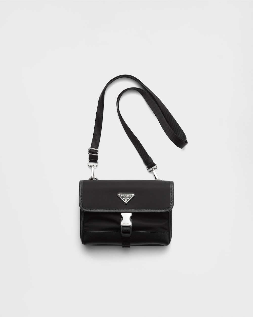 Re-Nylon xサフィアーノレザー スマートフォンケース