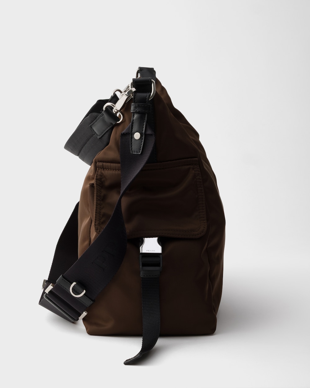 プラダ エクスプローラ Re-Nylon xレザー バッグ