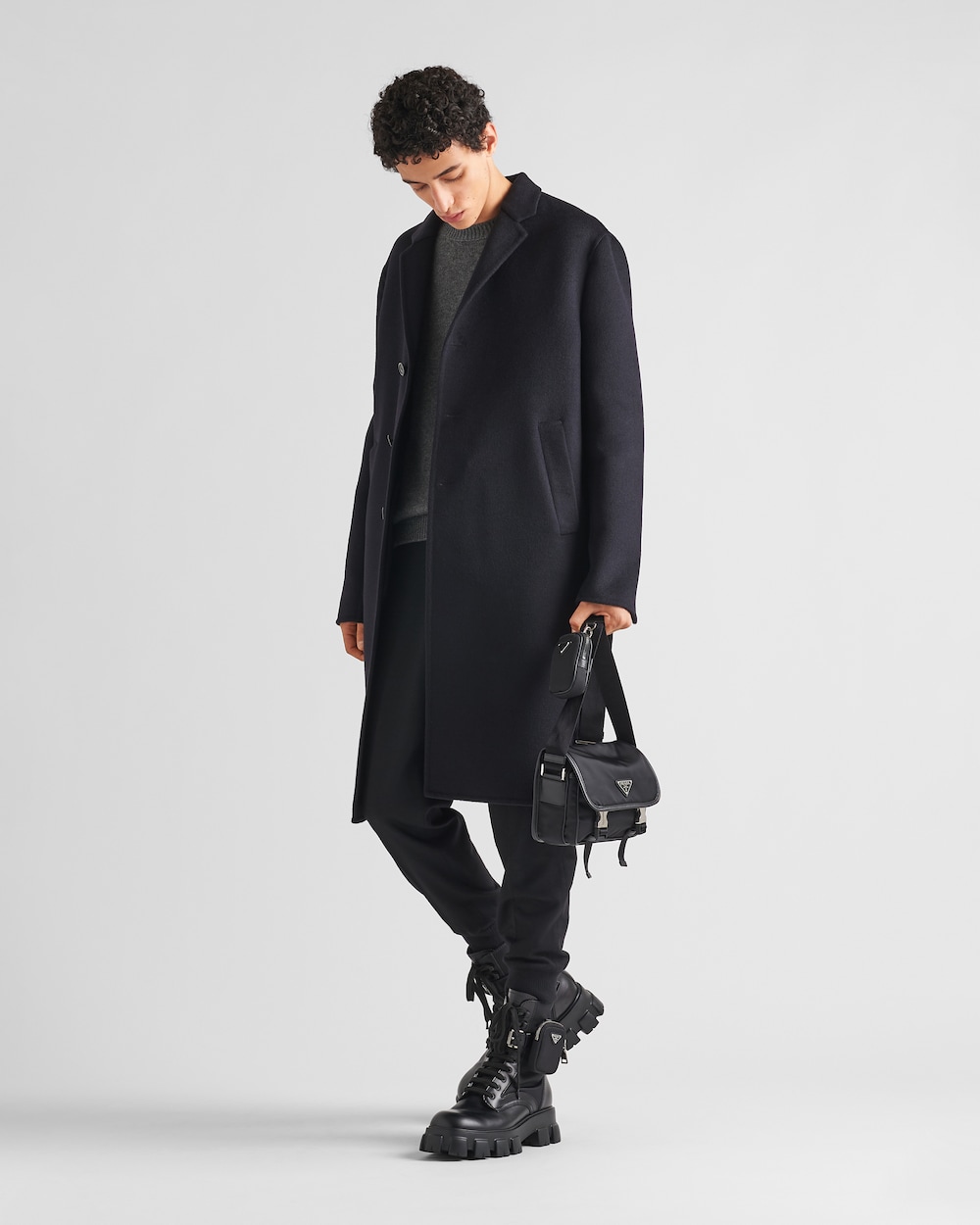 Re-Nylon xサフィアーノレザー ショルダーバッグ