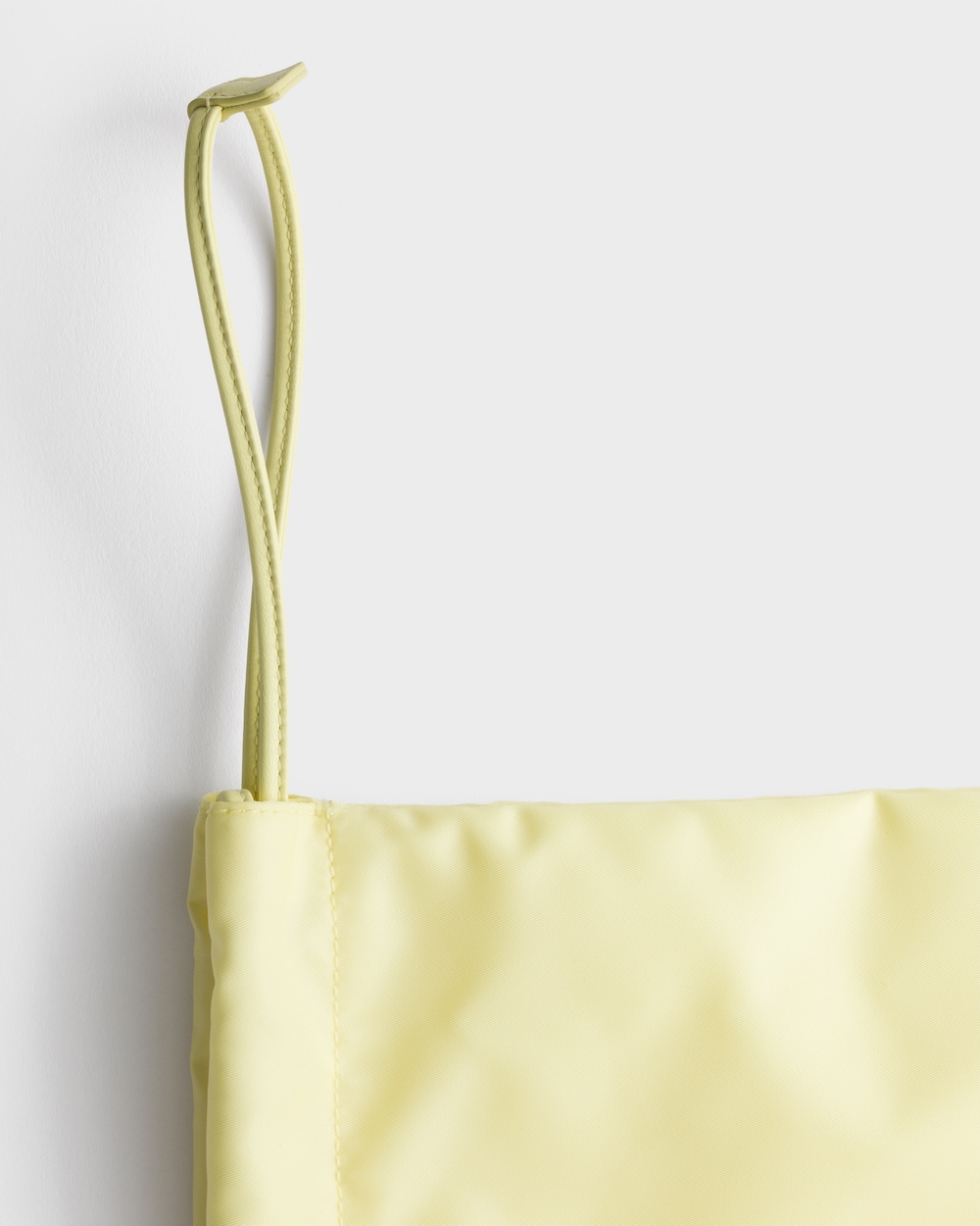 プラダ ウィッシュ Re-Nylon ポーチ