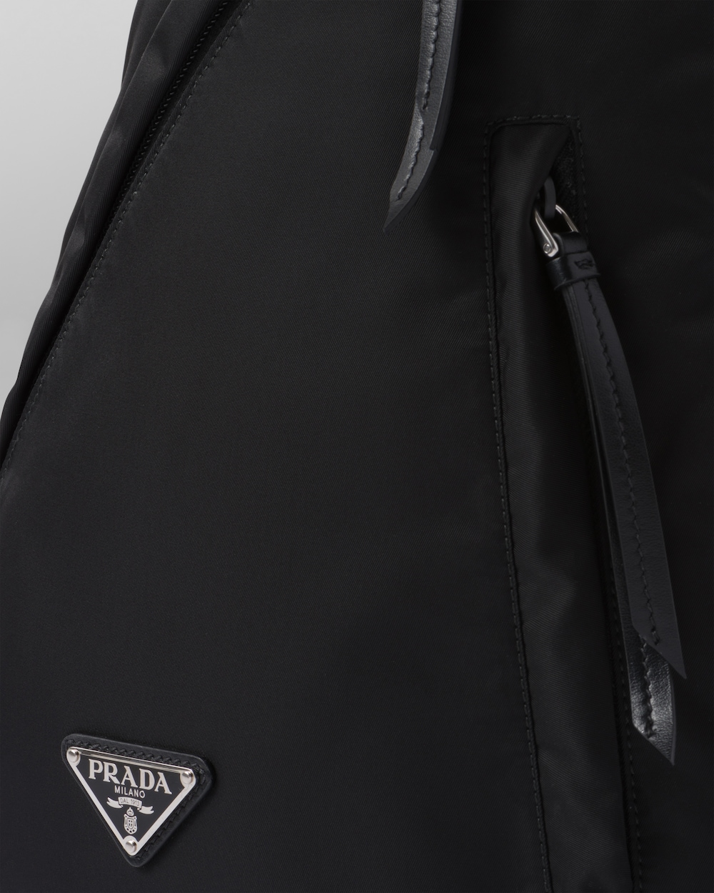 Re-Nylon xレザー ワンショルダーバックパック