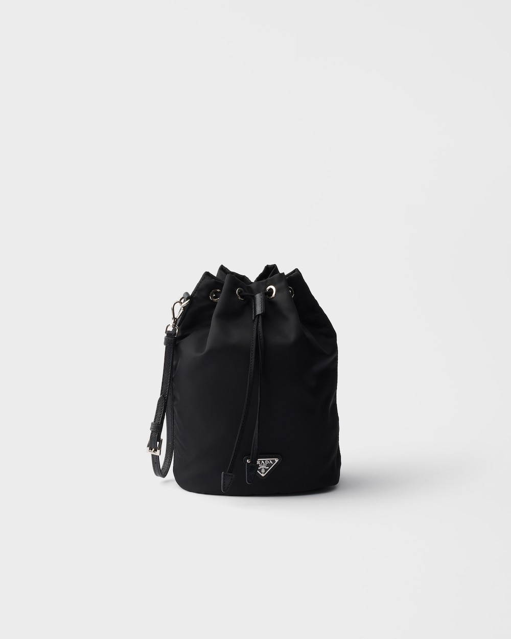 Re-Nylon ポーチ