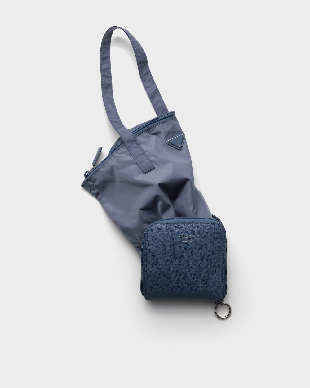 サフィアーノレザー ペンダント付 Re-Nylon トートバッグ
