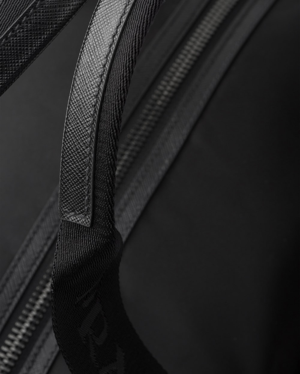 Re-Nylon xサフィアーノレザー ダッフルバッグ