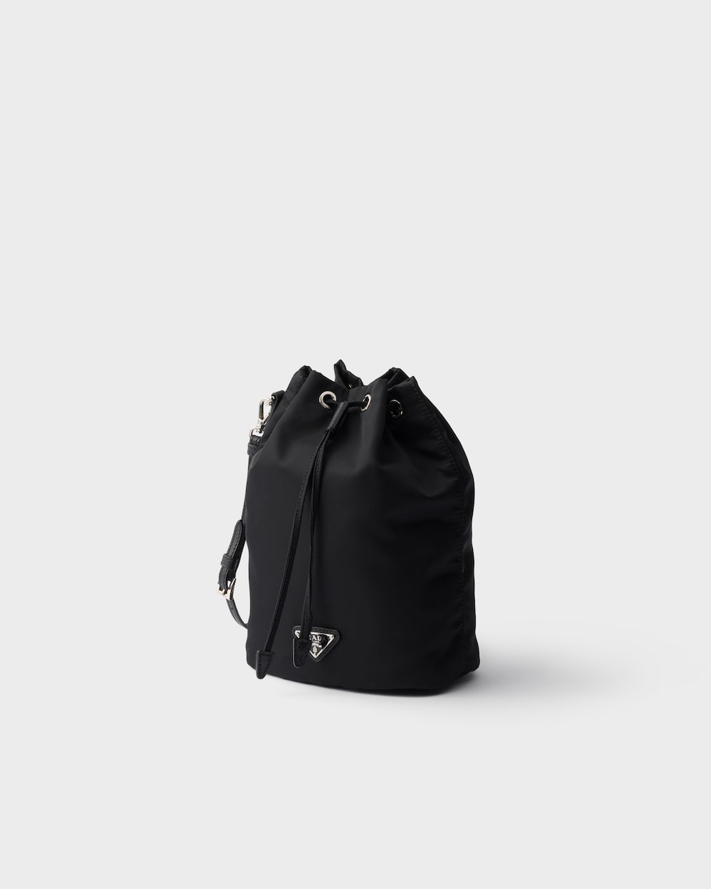 Re-Nylon ポーチ