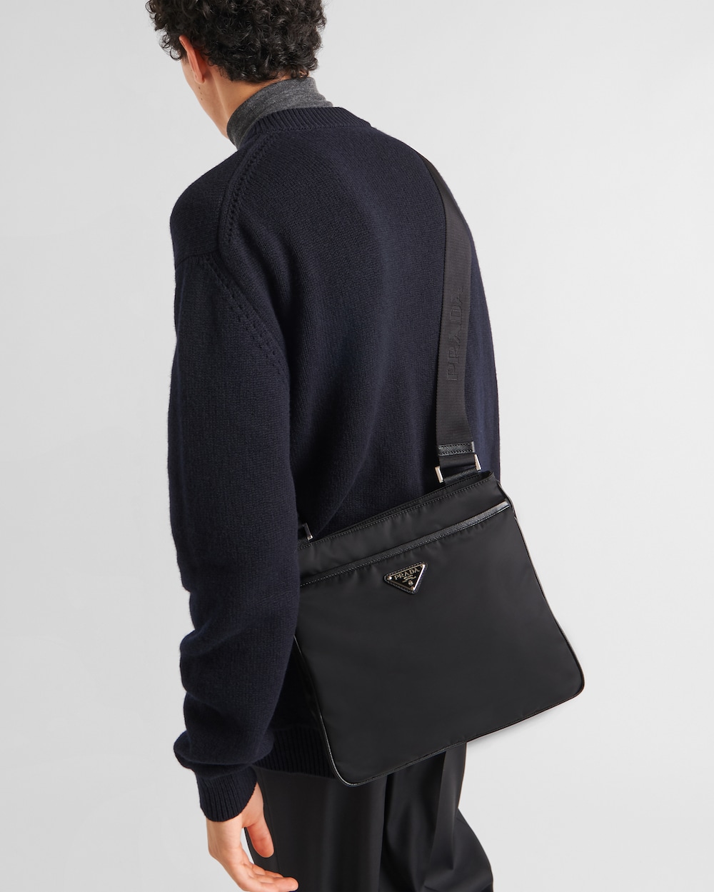Re-Nylon xサフィアーノレザー ショルダーバッグ