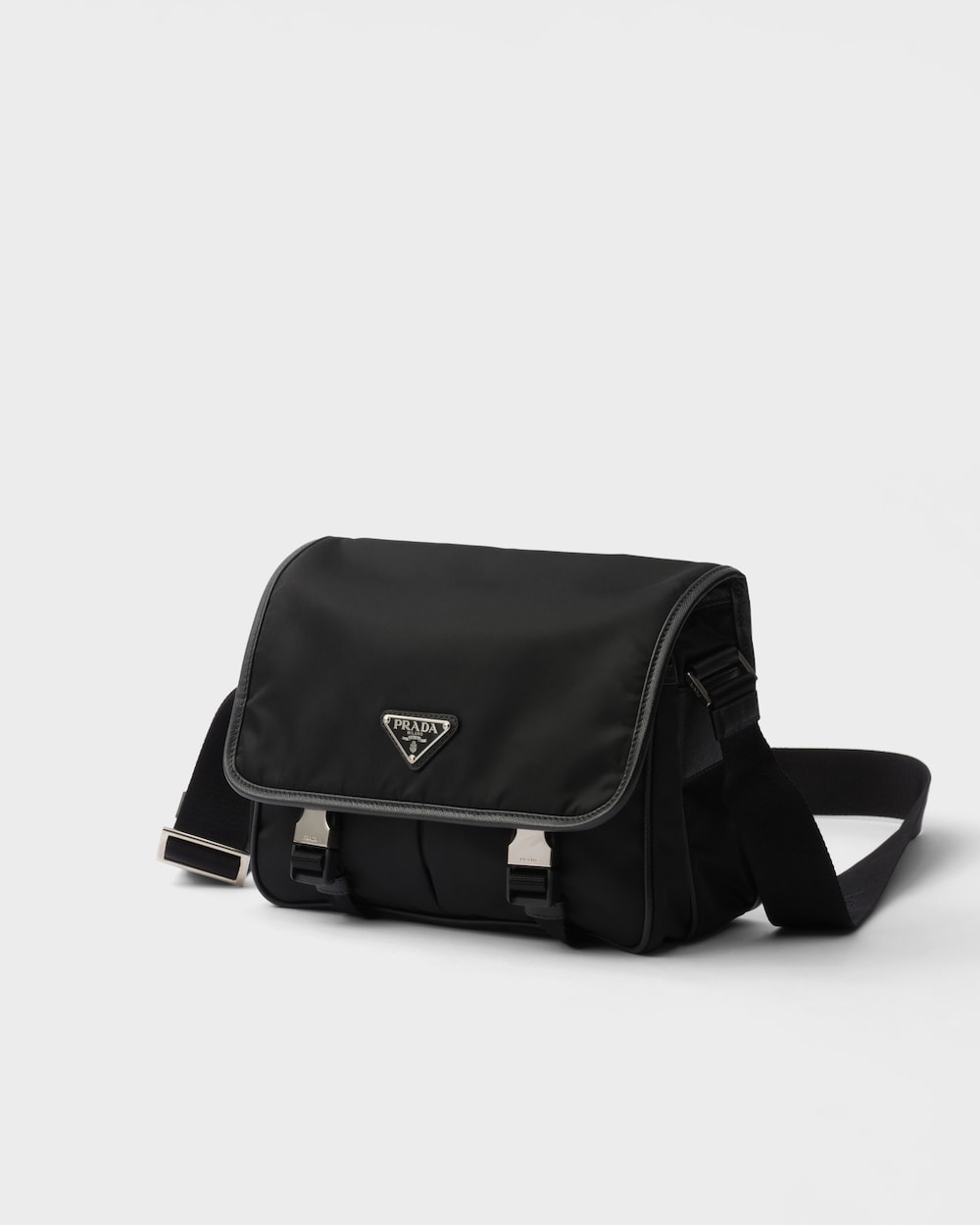 Re-Nylon xサフィアーノレザー ショルダーバッグ