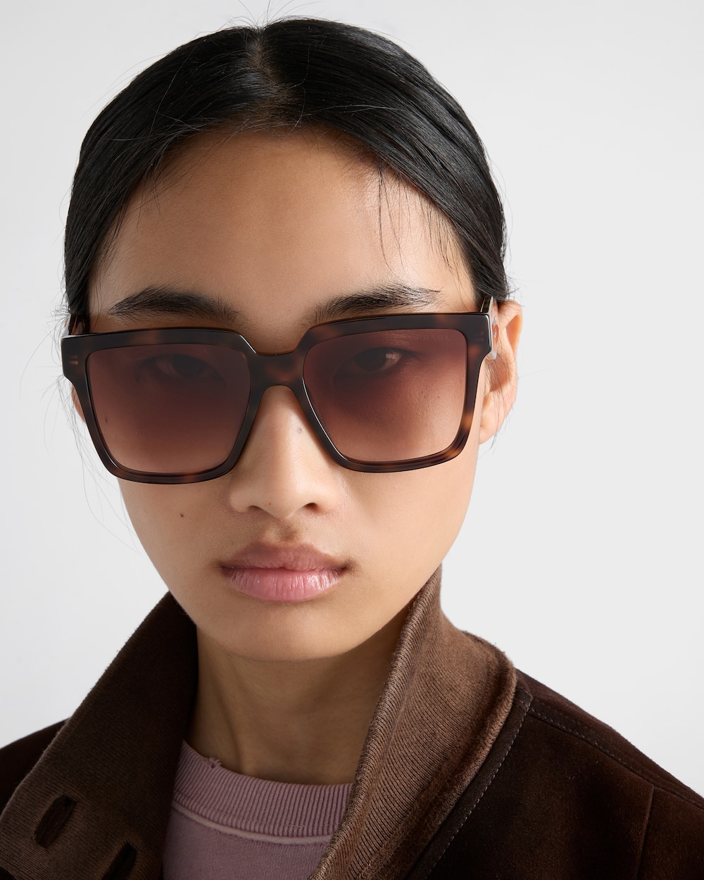 プラダ Pradaロゴ入り サングラス